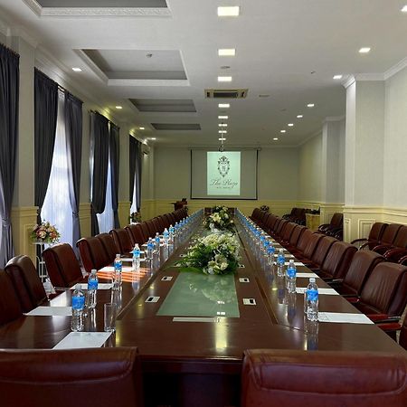 Plaza Hotel Bishkek Exterior foto